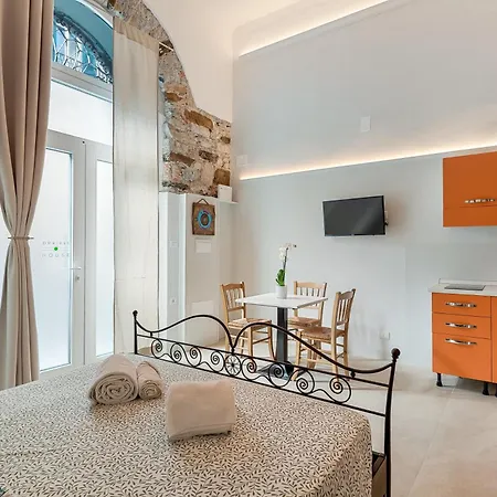 Pealess House *